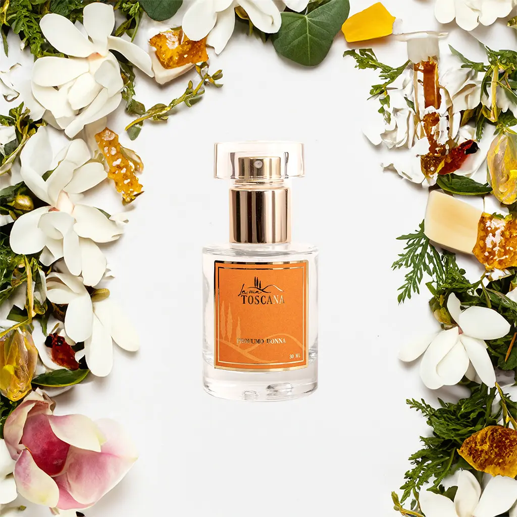 La mia Toscana női parfüm, 30 ml, virágokkal körülölelt.